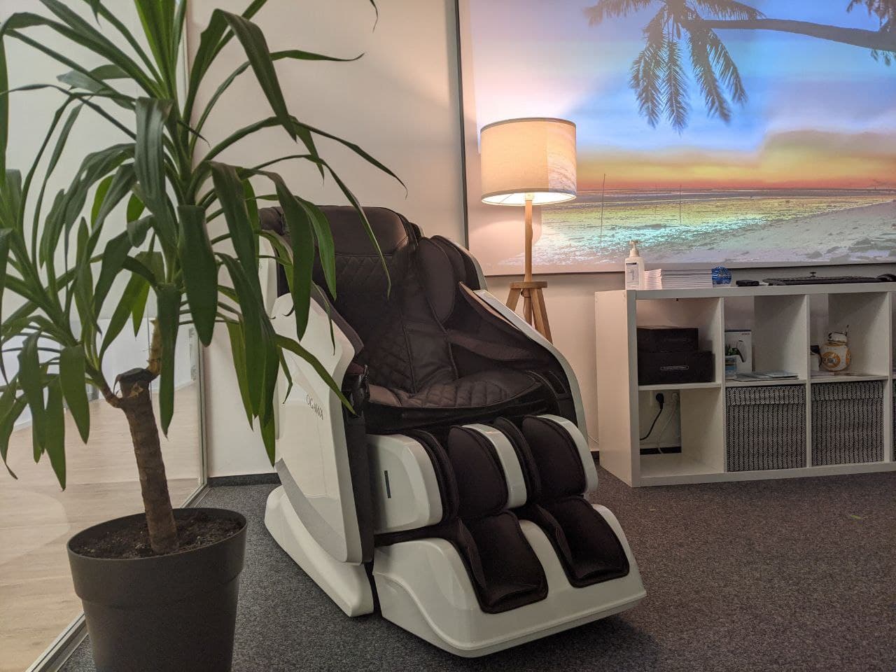 Sedie per massaggi e aree di riposo come soluzione del problema